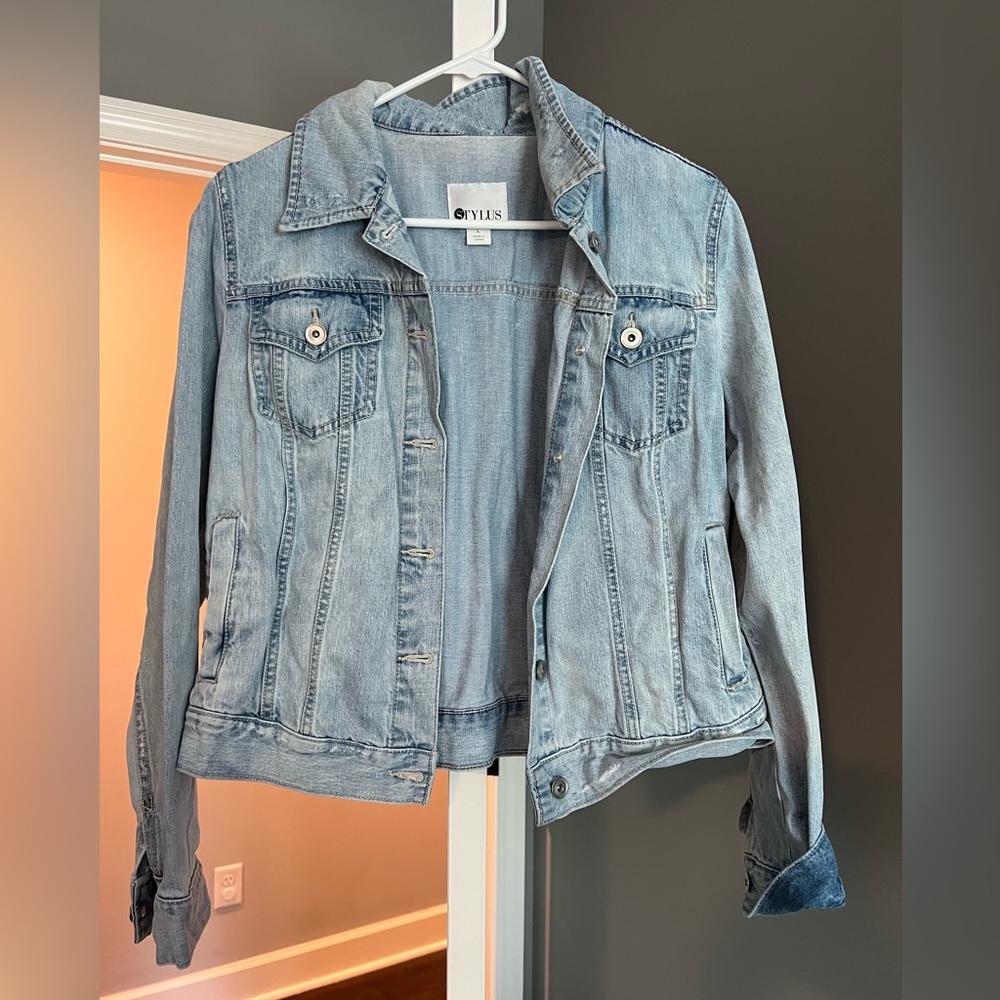 Stylus Denim Jacket - Size Large